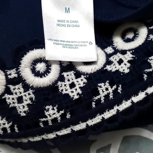 NEW Kona Sol one piece swimsuit medium with crochet design in front - Picture 4 of 11